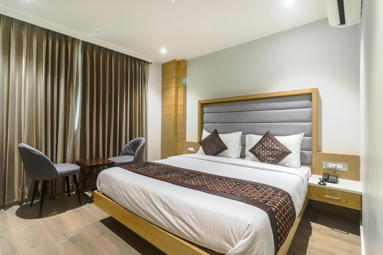 Hotel Bricks, Karol Bagh, New Delhi Extérieur photo