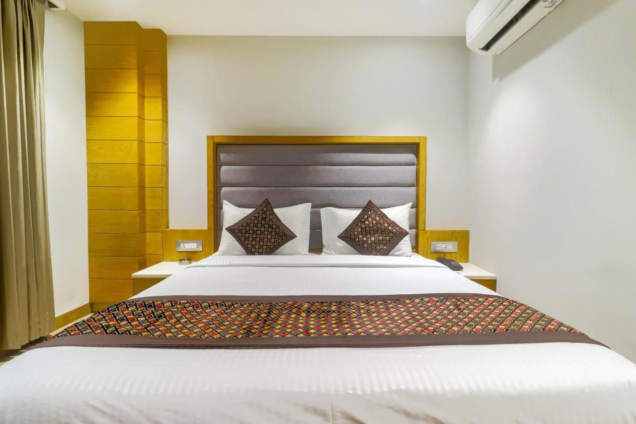 Hotel Bricks, Karol Bagh, New Delhi Extérieur photo